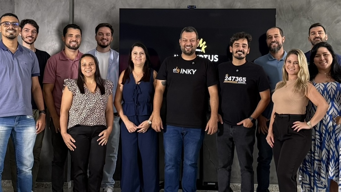 Bruno Fernandes, Head de Produtos da Inkryptus, explicando Criptomoedas para parceiros estratégicos